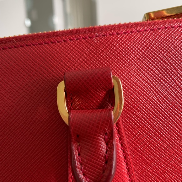 Prada Galleria Saffiano Leather Large Bag (authentic!) - Picture 5 of 16